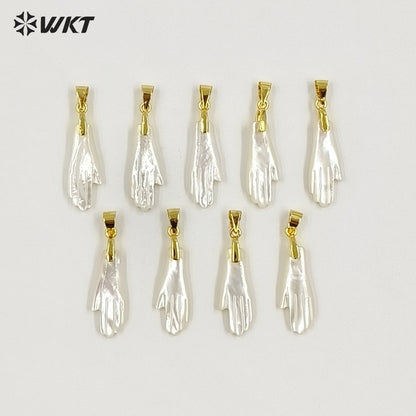 WT-JP502 Simple Classic Design Mother Of Pearl Carved Hand Shape Little Gold Pendant For Lovely Women Earrings Making