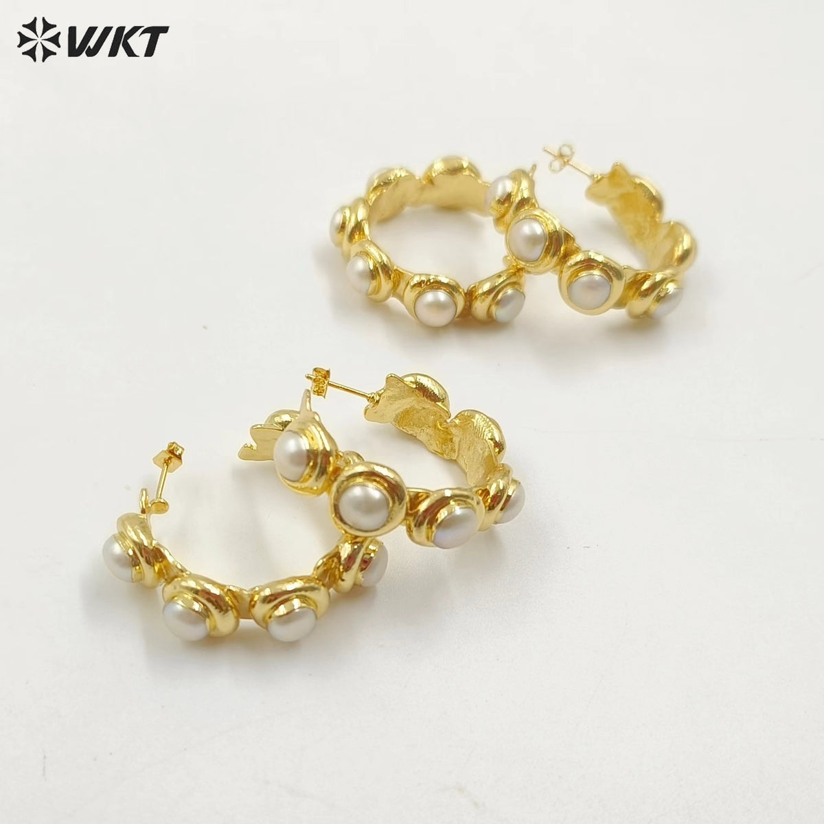 WT-MPE054 Amazing Gorgeous Gold Electroplated Assemble Natural Freshwater Pearl Hoop Earrings Studs for Women in C Shape Earring