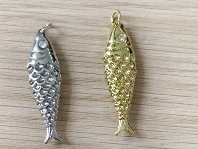 WT-MP322 High Quality Ocean Series Multi Designs Yellow Brass Gold Electroplated Metal Fish Shape Pendants As Jewelry Findings