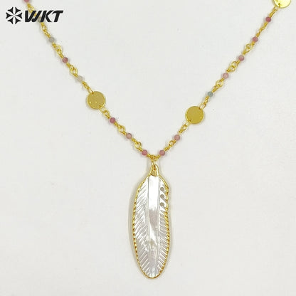 WT-JN400 Fashion Elegant Style Gold Plated Little Stone Chain With Natural Shell Feather Pendant Necklace For Lady Matching
