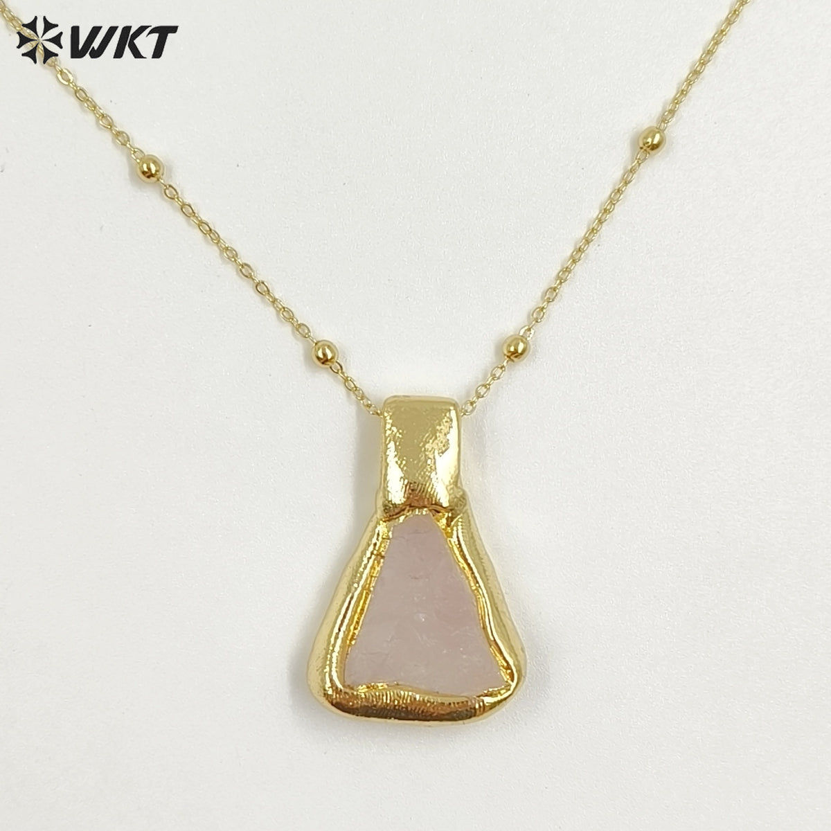 WT-N1500 Exquisite Gold Electroplated Natural Quartz And Turquoise Stone Irregular Pendant Necklace For Women Daily Decoration