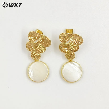WT-E791 Graceful Cute Gold Electroplated Natural Labradorite And Shell Pendant Grape Shape Earrings For Ladies Engagement Gift