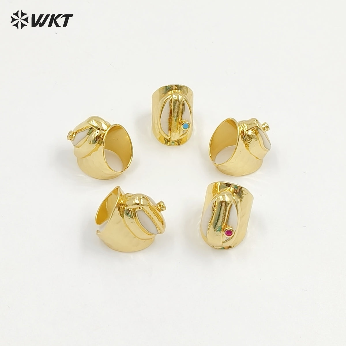 WT-R335 Wholesale Bohemian Style Cowrie Ring With Multicolor Beads in 18K Gold Plated Adjustable Natural Cowrie Shell Ring