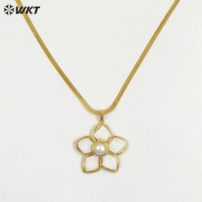 WT-JN326 Wholesale Romantic Necklace Gold Plated Flower Shape Pendant with Shell and Pearl Jewelry Gift for Ladies Party