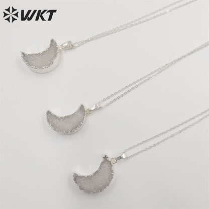 WT-N541 Lovely Natural Crystal Quartz Angel Druzy Crescent Moon Necklace with Gold Dipped Fashion Hot Gold Druzy Moon Necklace
