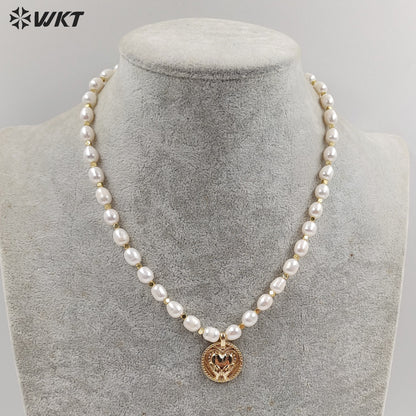 WT-JN135 Populared Round Coin Medal Pearl Chocker Necklace Fashion Dream Girl Natural Freshwater Pearl Necklace As Gift
