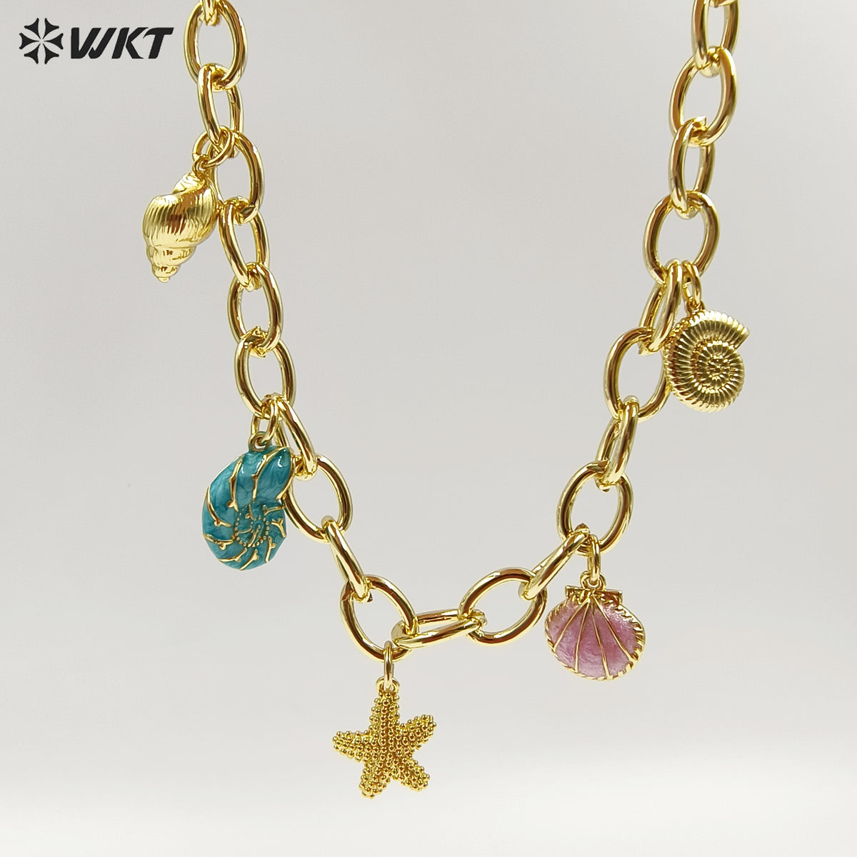 WT-JFN48 High Quality Yellow Brass Big Chain Gold Plated With Ocean Shells Charms Necklace For Ladies Summer Beach Theme Party
