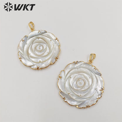 WT-JP309 Wholesale Fashion Gold Plated on Trim Natural Hand Carved Rose Flower Shell Pendant Lovely Welding Pendant