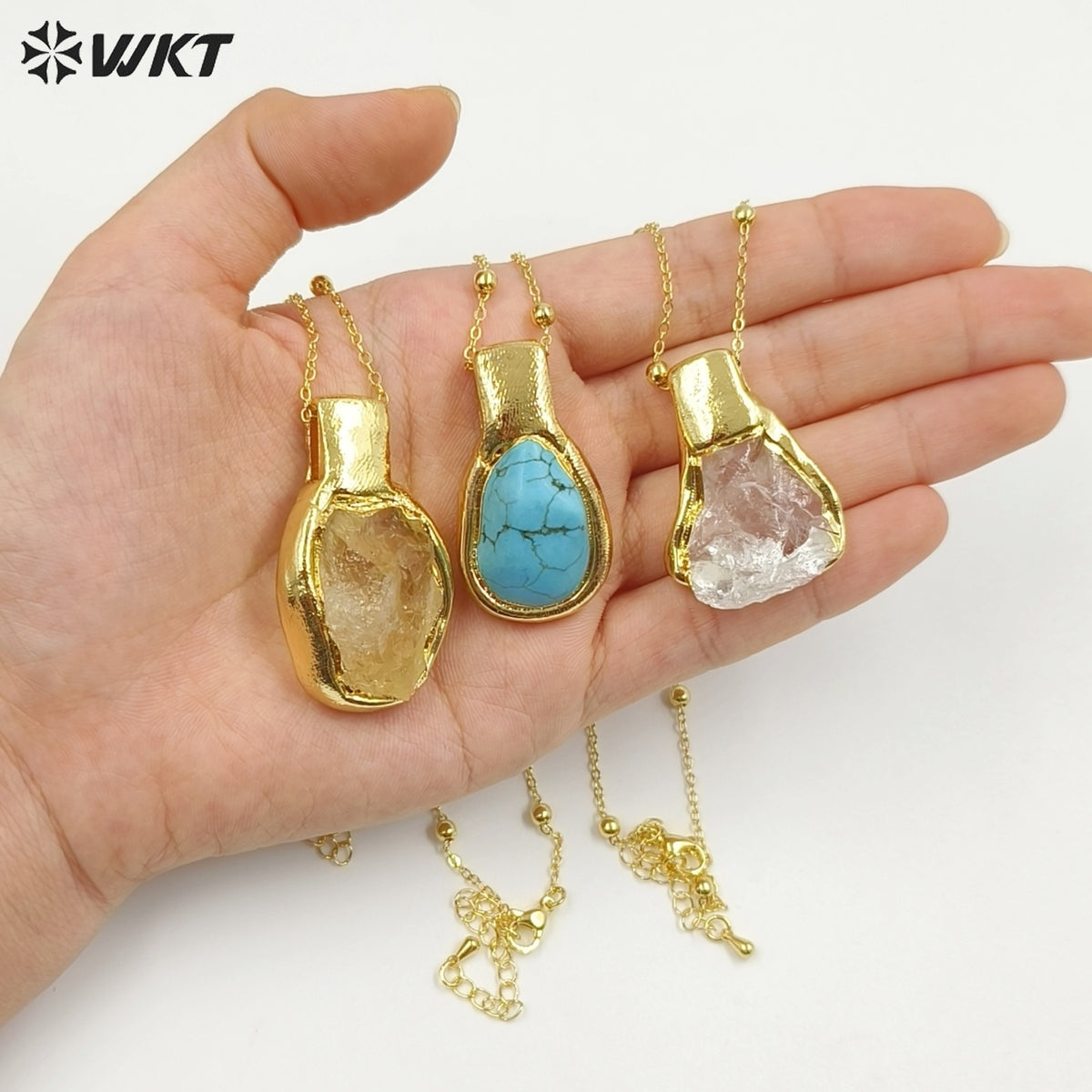 WT-N1500 Exquisite Gold Electroplated Natural Quartz And Turquoise Stone Irregular Pendant Necklace For Women Daily Decoration
