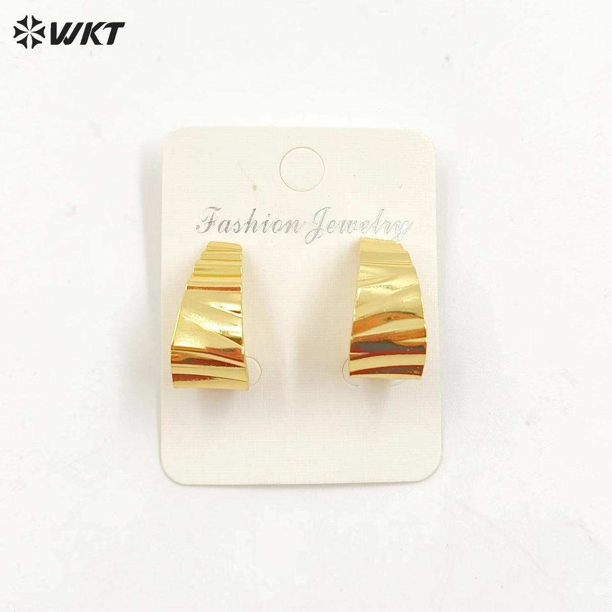 WT-JFE115 18K Real Gold Plated Yellow Brass Crescent Horn Shape Women Metal Uneven Hammer Earrings