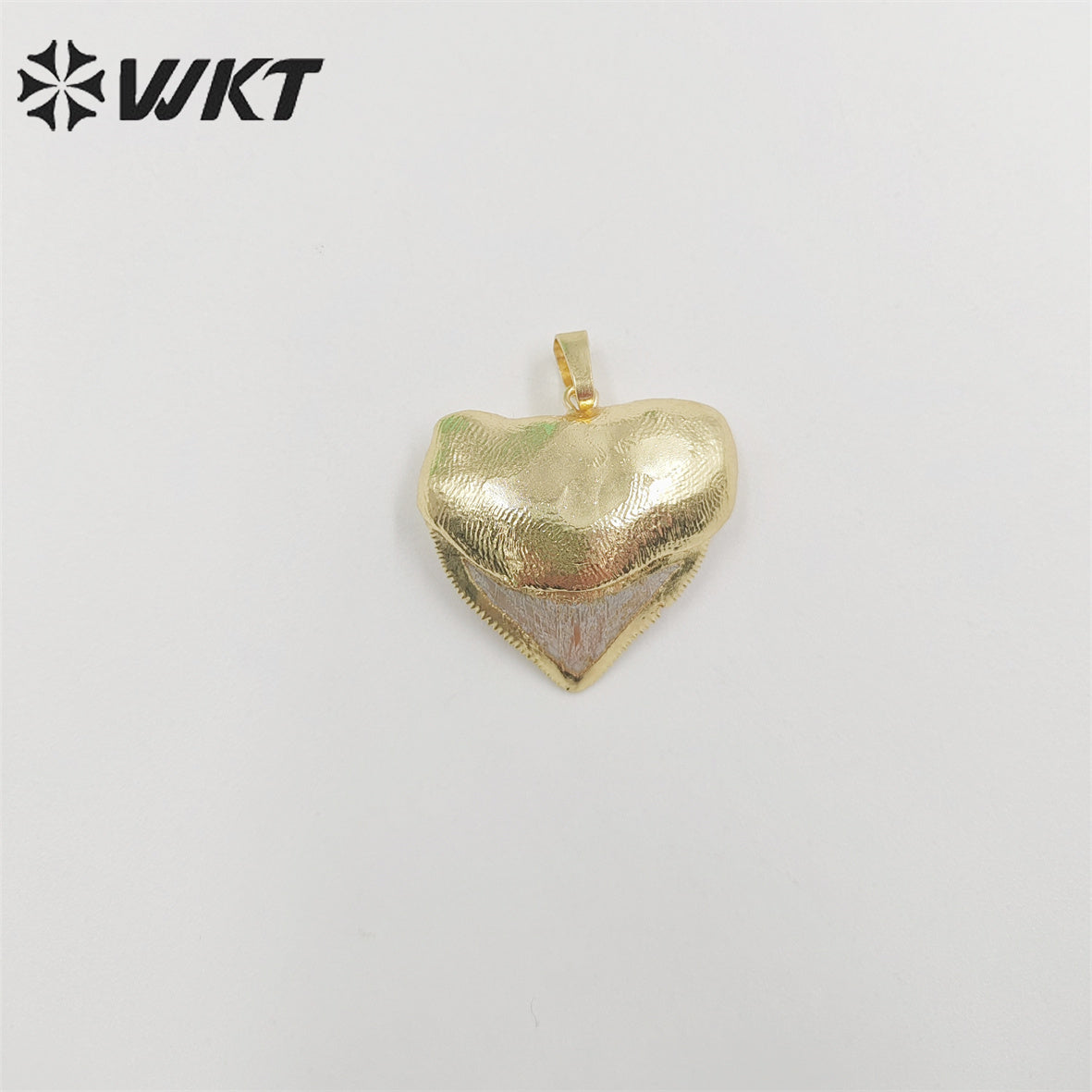 WT-P1854 Amazing Gold Plated Natural Shark Teeth Pendants Unique Fashion Tooth Necklace Pendant Jewelry Friend Gift Specimen