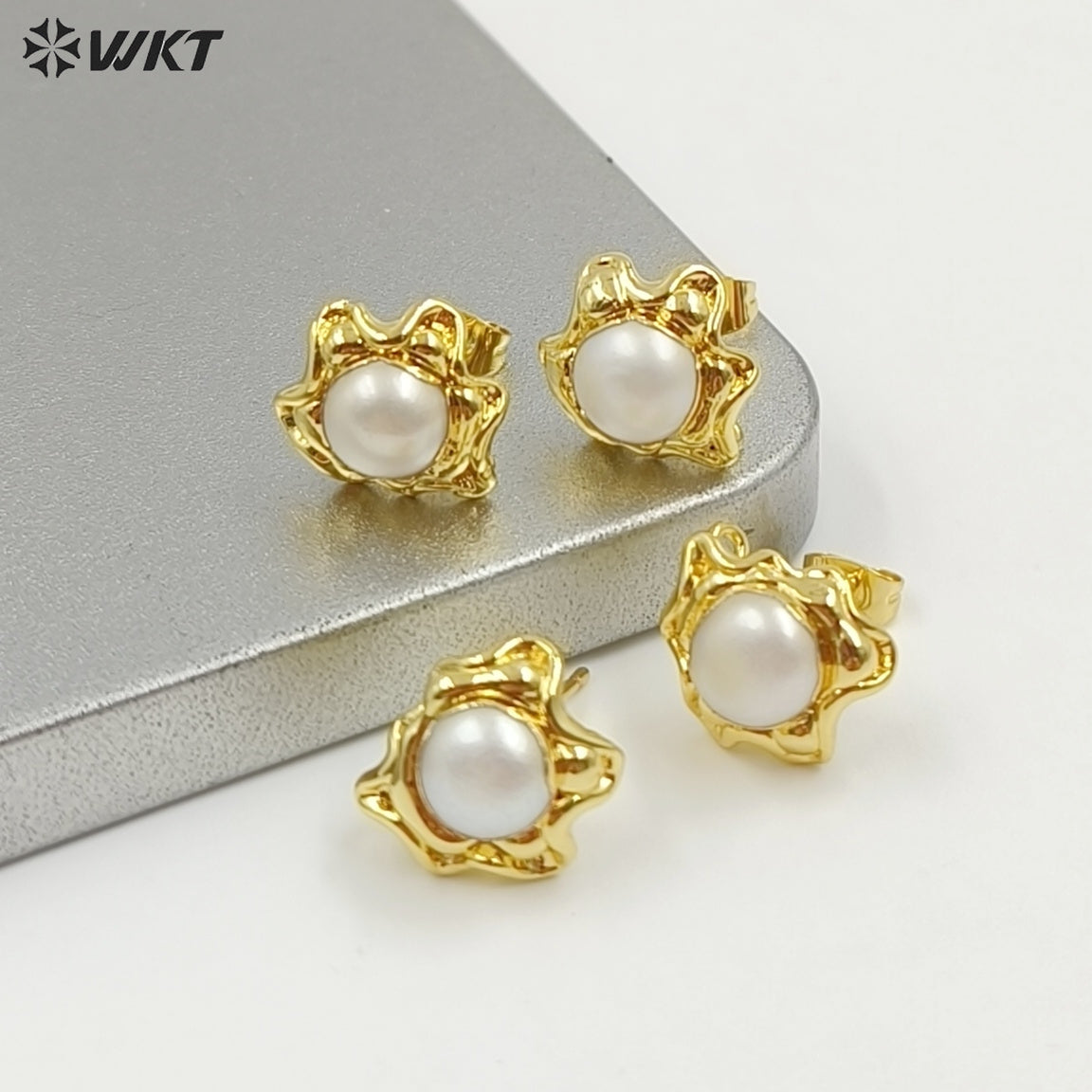 WT-EHP104 Delicate 18K Gold Plated Natural Freshwater Pearl Sun Shape Little Earrings Finding With Hoop For Women Jewelry DIY