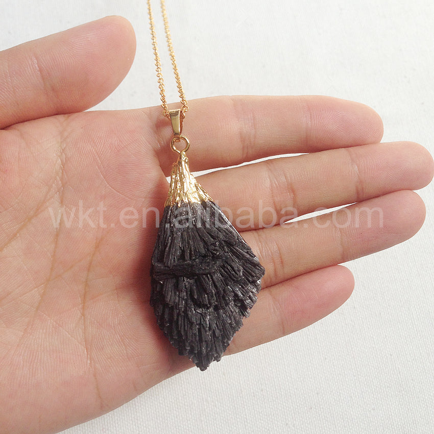 WT-N696 Newest Fashion Design Natural Raw Black Kyanite Necklace Gold Plated Raw Black Kyanite Necklace