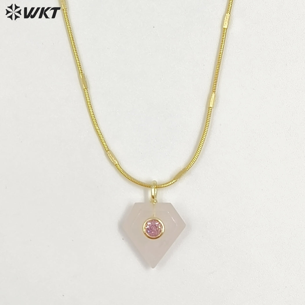 WT-N1508 Wonderful 18K Gold Plated Zircon Labradorite Natural Gemstone Diamond Shape Pendant Necklace As Women Fashion Accessory