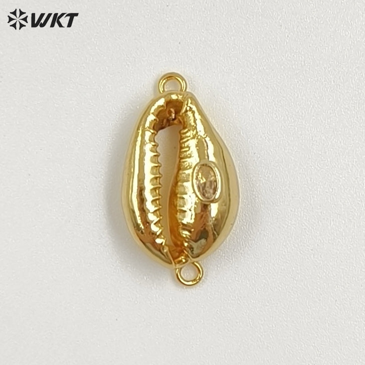 WT-P2131 Popular Fashion Gold Plated Cowrie Shell And Zircon Pendant With Double Hoops As Lady Bracelet Jewelry Accessory