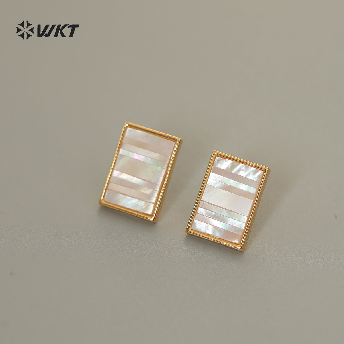 WT-MPE184 Elegant Style 18K Gold Electroplated Mabe Shell Round Heart Shape Design Earrings For Lady Daily Wearing Jewelry
