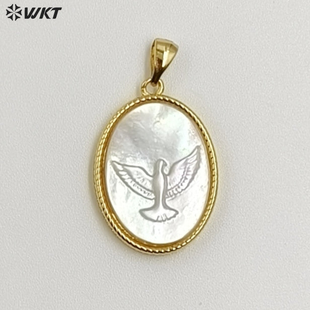 WT-JP464 New Arrival Religious Style Pattern 18 Gold Plated Natural Shell Oval Little Pendants For Women Necklace Making