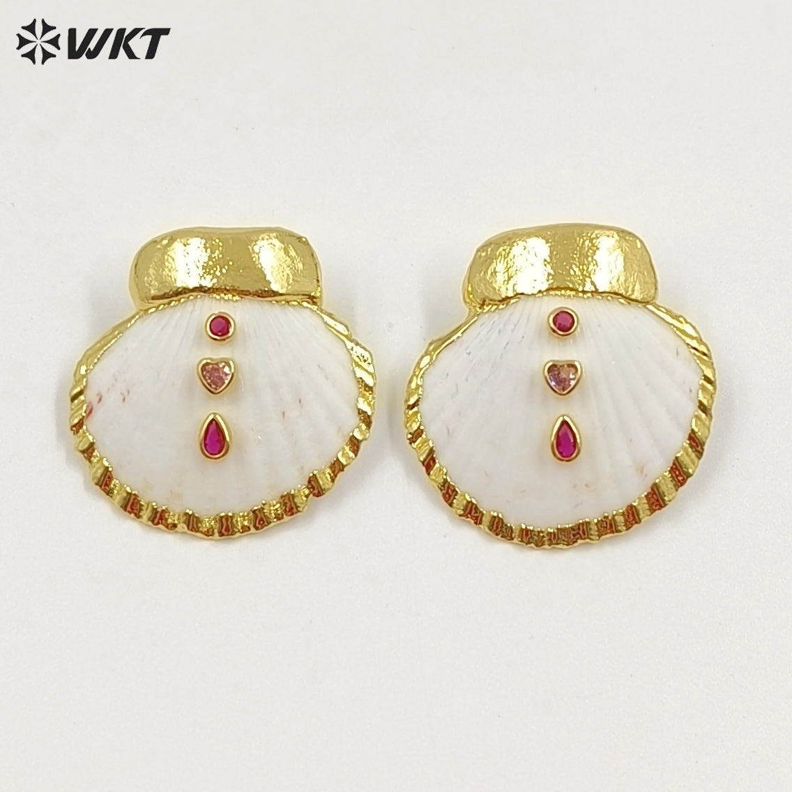 WT-MPE187 High Quality Trendy Gold Electroplated Natural Scallop Shell Earrings For Women Beach Vacation Matching Jewelry