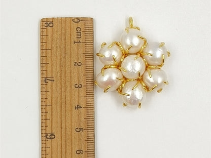 WT-JP489 Beautiful 18K Gold Plated Natural Freshwater Pearls Decorated Flower Shape Pendant For Female Necklaces Making