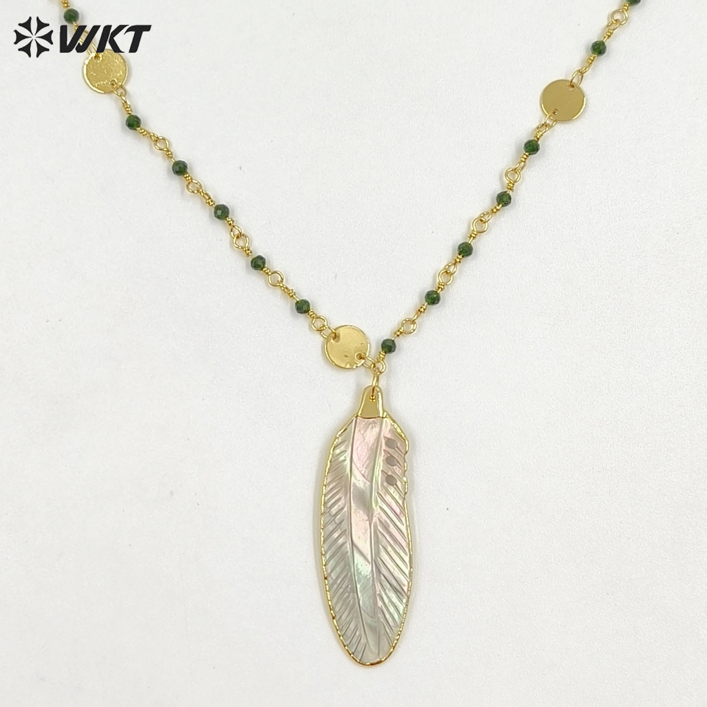 WT-JN400 Fashion Elegant Style Gold Plated Little Stone Chain With Natural Shell Feather Pendant Necklace For Lady Matching