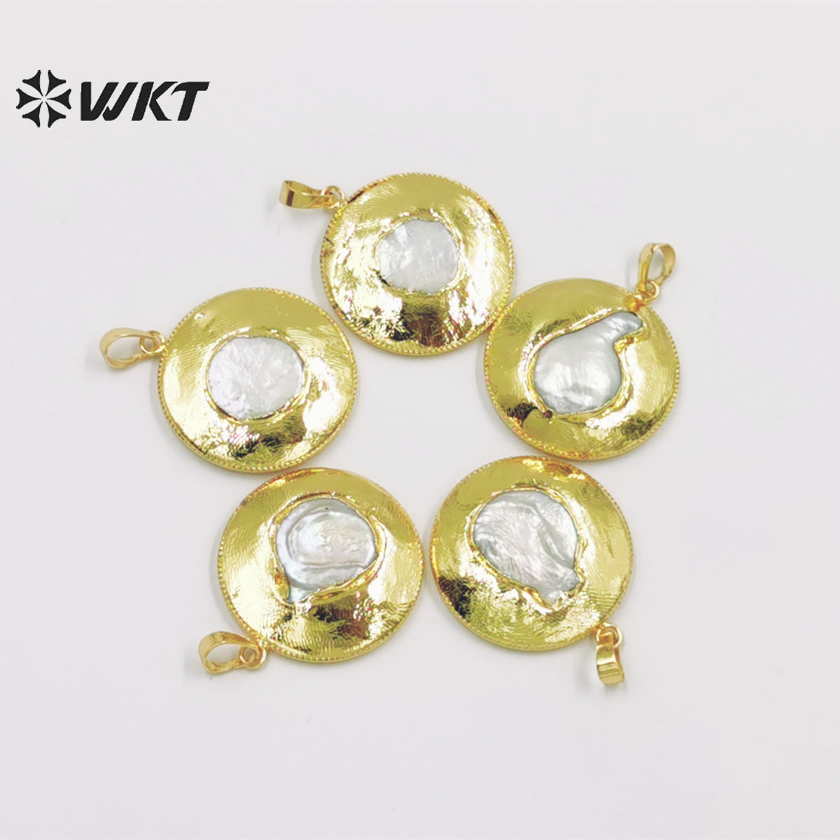 WT-JP303 Lovely Delicate Pendant Round 18k Gold Plated Vintage Pendant Women's Jewelry Accessories Freshwater Pearl Pendant