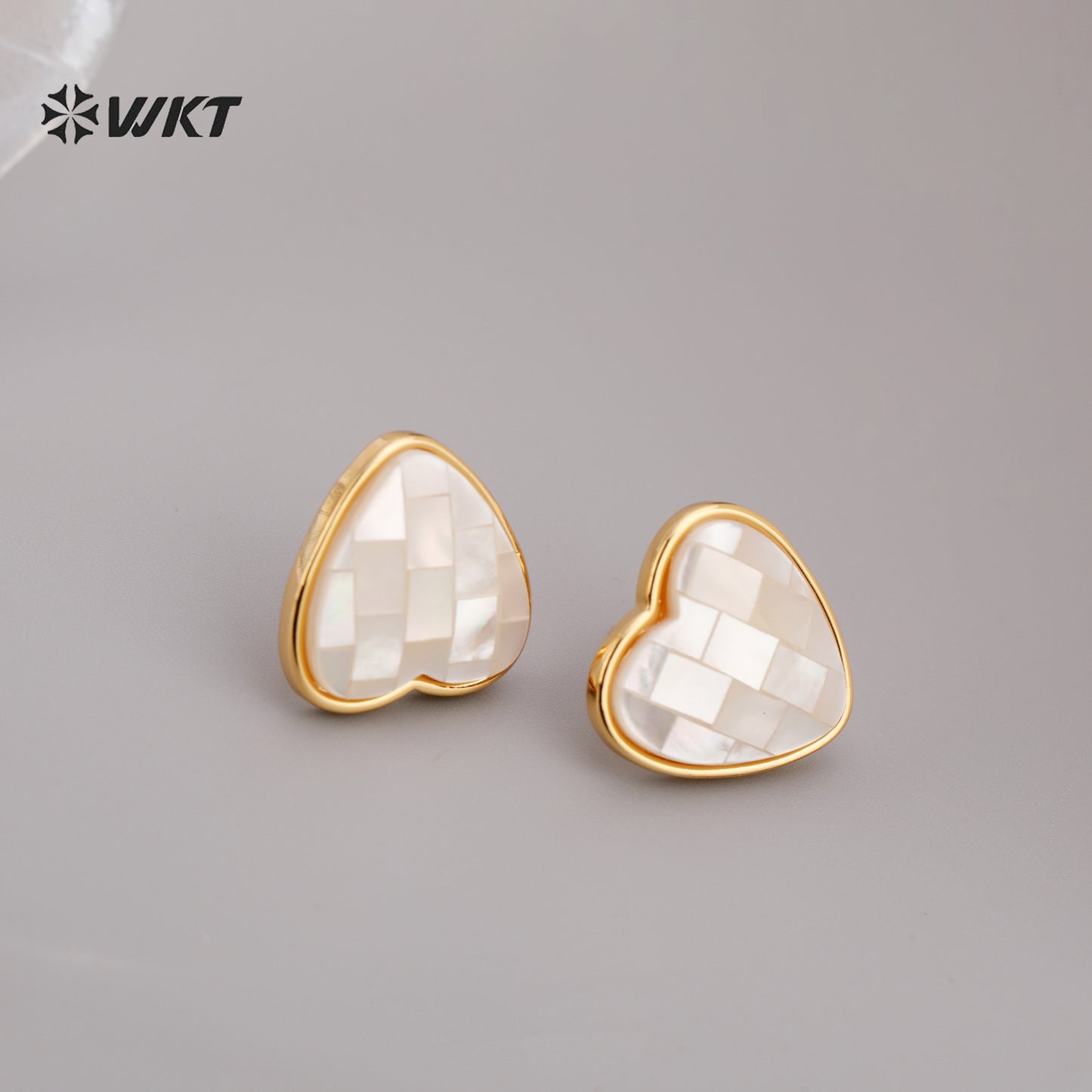 WT-MPE184 Elegant Style 18K Gold Electroplated Mabe Shell Round Heart Shape Design Earrings For Lady Daily Wearing Jewelry