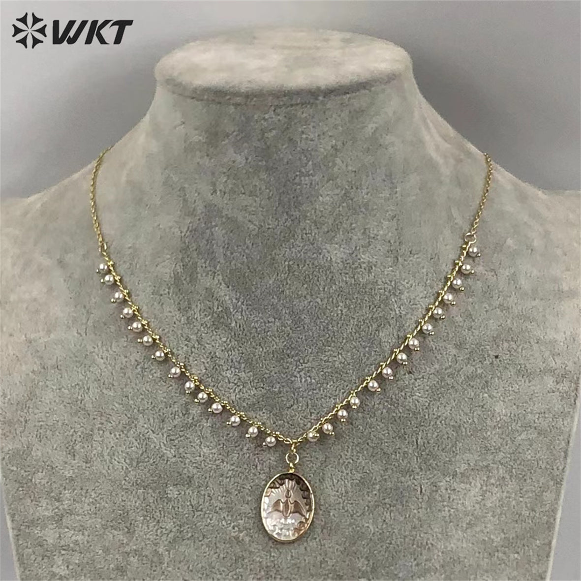 WT-JN172 WKT Wholesale Classic Oval White Shell Pendant Necklace Gold Electroplated with Mini Pearl Chain Religious Necklace