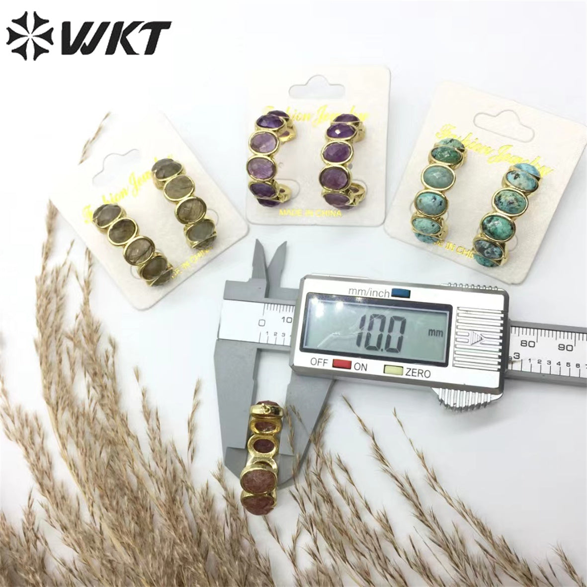 WT-E707 Amazing Fashion Women Natural Gemstone Setting Letter C Crescent Horn Earrings Lady Anniversary Earrings