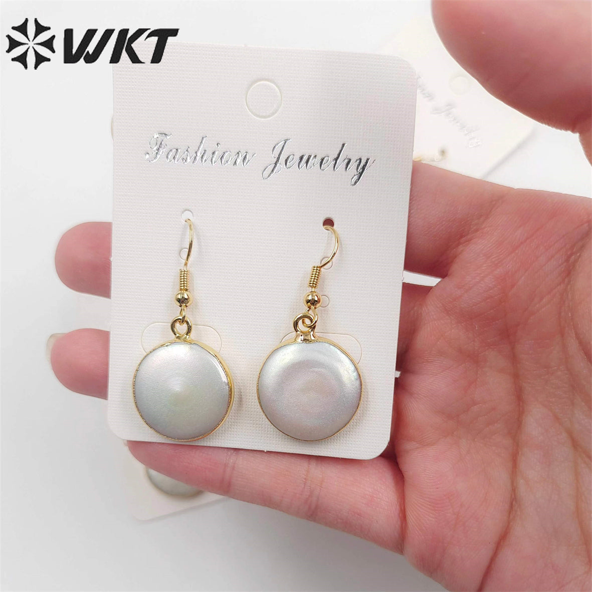 WT-E157 Lovely High Quality Freshwater Pearl Earrings Fashion Gold Dipped Hoop Pearl Earrings As Party Gift for Women