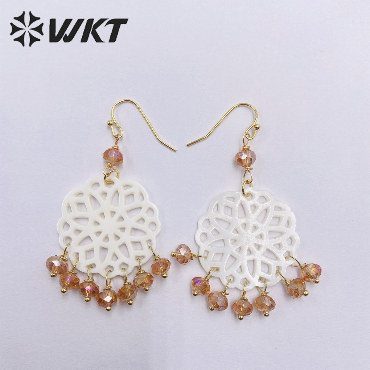 WT-MPE093 WKT2023 Classic Vintage Round Beads Tassel Refined Shell Earrings for Birthday Day Present Ear Loop