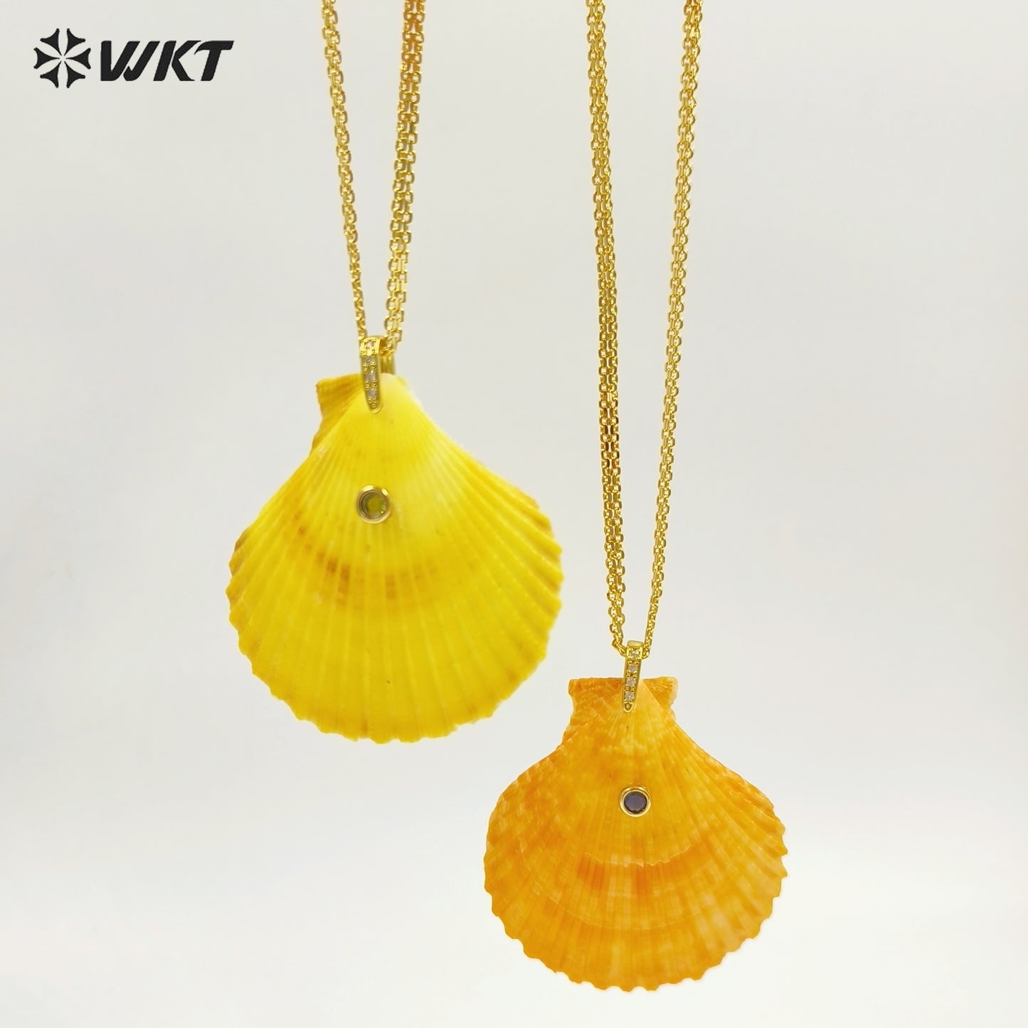 WT-JN396 Beautiful Popular Zircon And Natural Colors Scallop Shell Pendants Necklaces For Women Summer Beach Matching Accessory