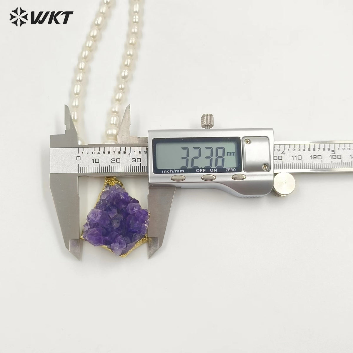 WT-JN259 Amazing Gorgeous Winter Rice Pearl With Big Natural Raw Druzy Amethyst Stone Necklace for Sweater