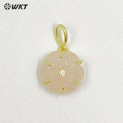 WT-P2121 Delicate Gold Plated Zircon And Natural Gemstones Carved Flower Shape Little Pendants For Girls Fashion Necklace Design