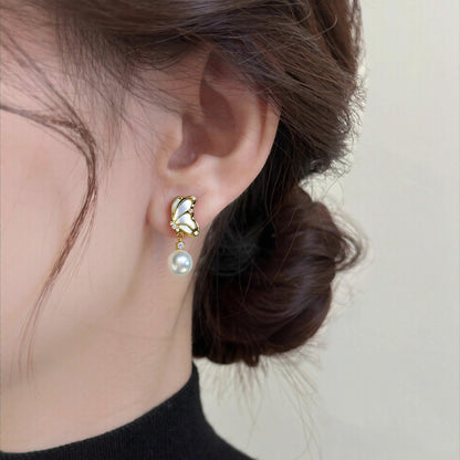 WT-MPE175 Exquisite Gold Plated Zircon And Round Mother Of Pearl Butterfly Earrings As Lady Daily Wearing Elegant Accessory