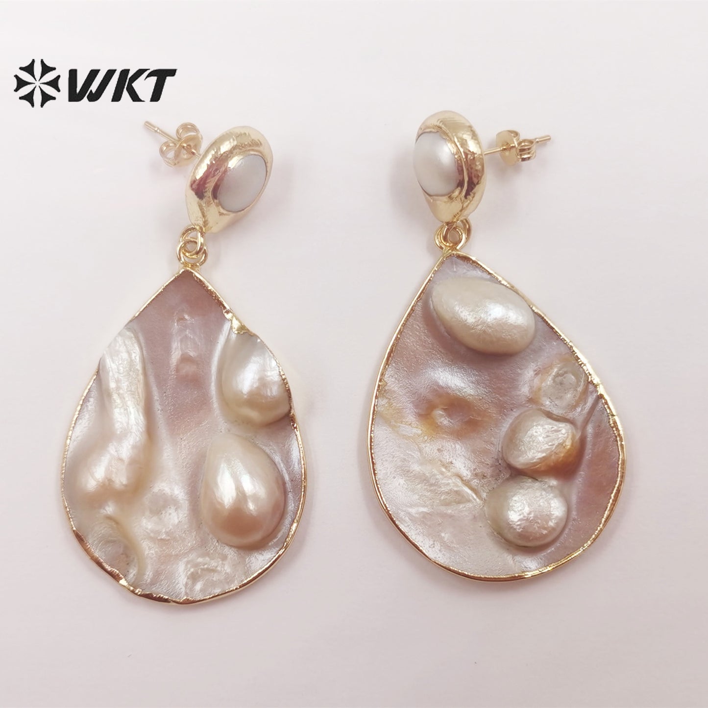 WT-MPE072 Water Drop Shell Earrings European and American Style Fashion Charming 18k Gold-plated Earrings Natural Pearl Earrings