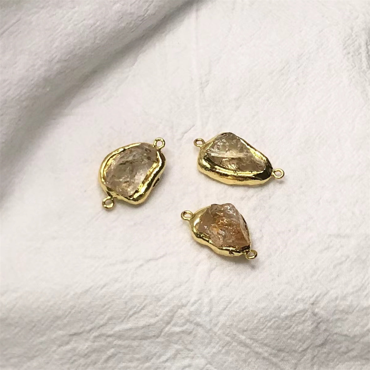 WT-C302 Best High Quality Yellow Crystal Spodumene Blue Apatite Pendant Stone Connector Beauty for Women As a Gift always Nice