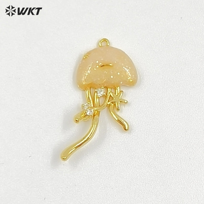 WT-MP309 Interesting Delicate Brass With Drop Oil Gold Plated Marine Animals Sea Turtles Shape Small Pendant For Necklace DIY