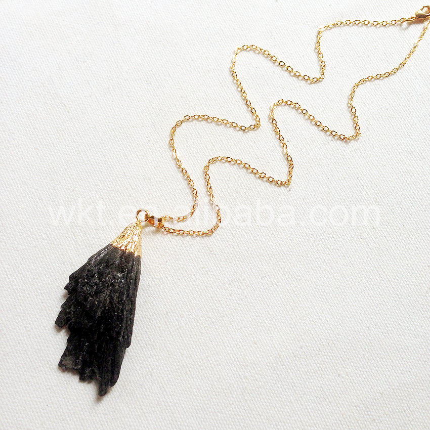 WT-N696 Newest Fashion Design Natural Raw Black Kyanite Necklace Gold Plated Raw Black Kyanite Necklace