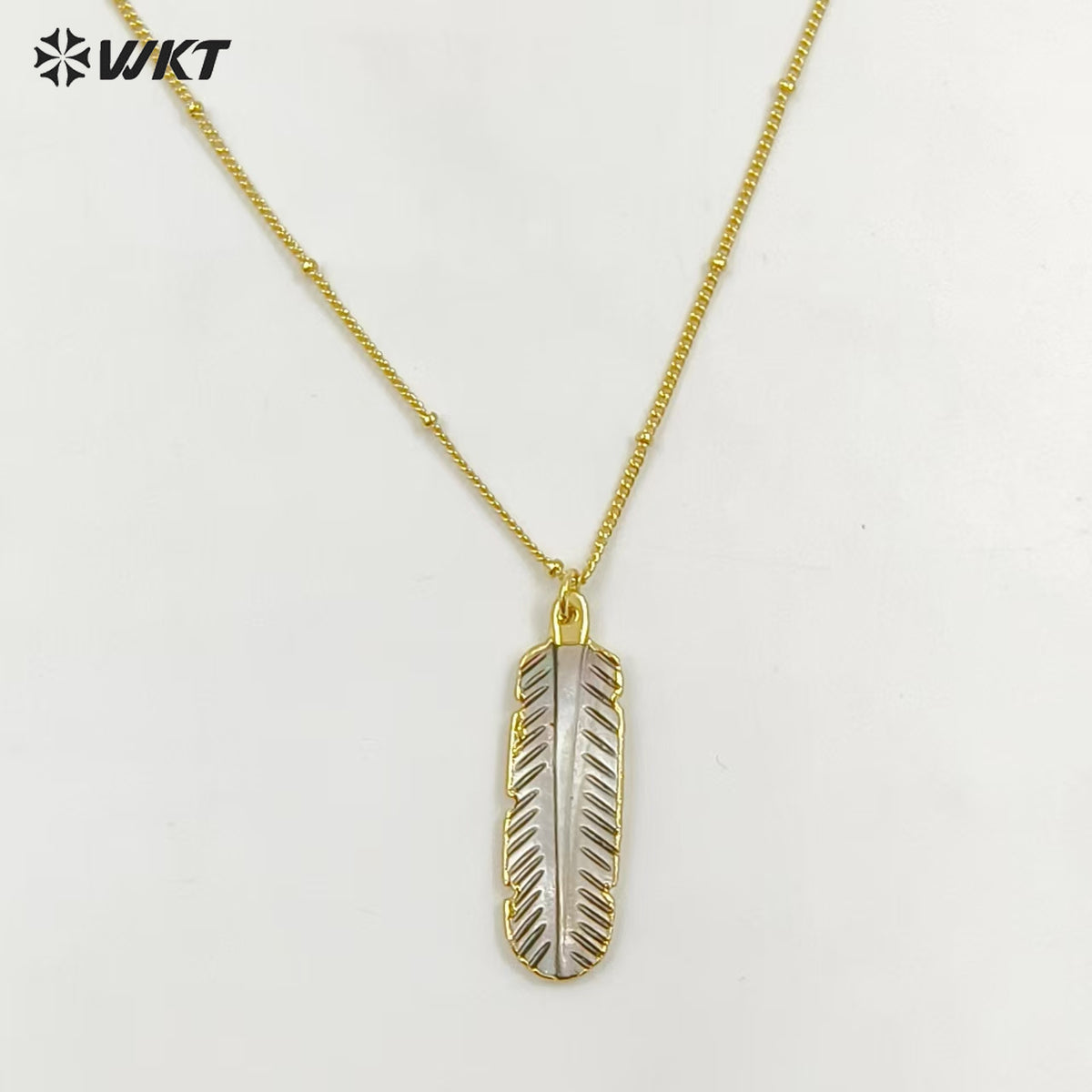 WT-N1081 WKT Wholesale Hot Natural Shell Carved Feather Charming 18k Real Gold Plated Cable Beaded Link Chain Shell Necklace
