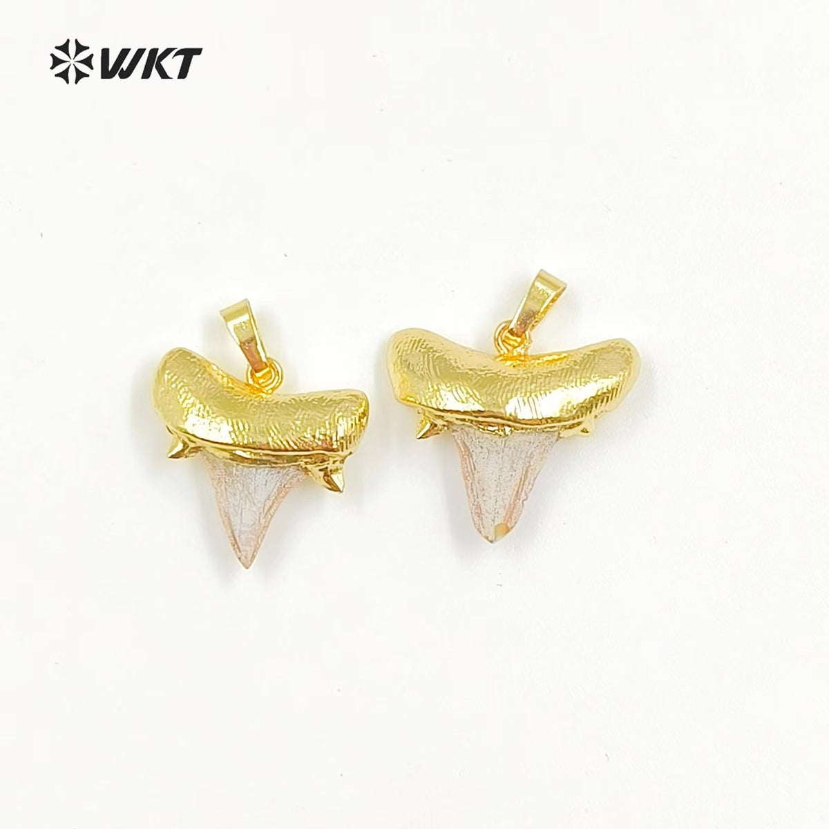 WT-P858 Crescent Fashion Pendant Bone Shaped 18k Gold Plating Pendant Wholesale Amazing Crescent Pendant