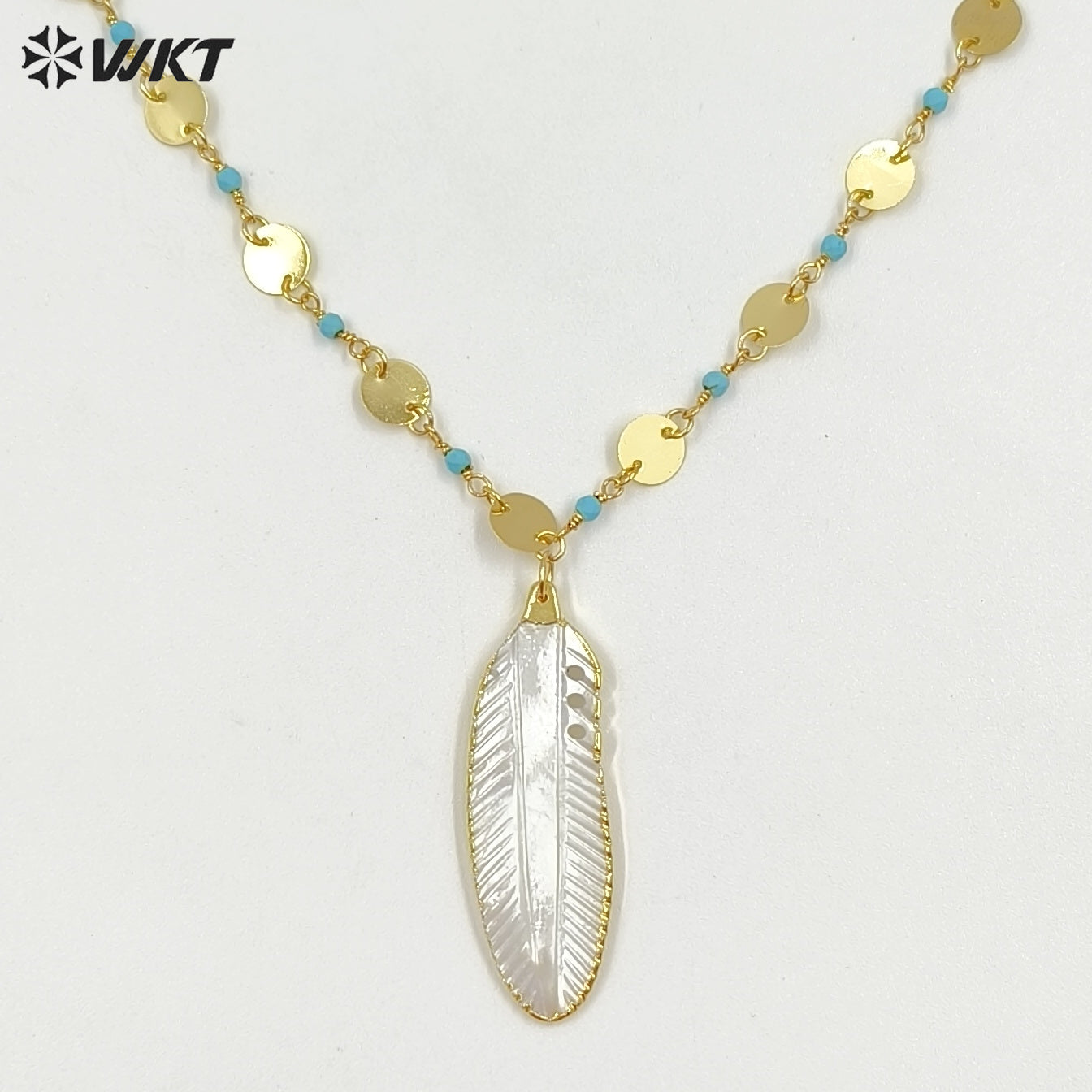 WT-JN400 Fashion Elegant Style Gold Plated Little Stone Chain With Natural Shell Feather Pendant Necklace For Lady Matching