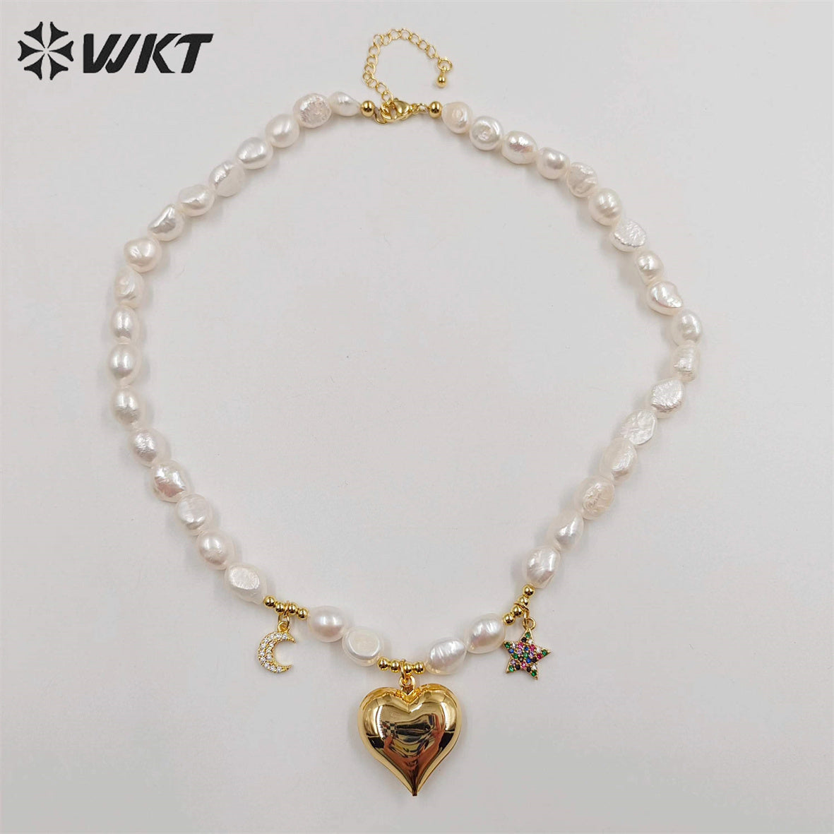 WT-JN231 Wholesale Fashion Gold Hand Strand Freshwater Pearl Beads Necklace 16 Inch Long Choker Lovely Bear Heart Necklace