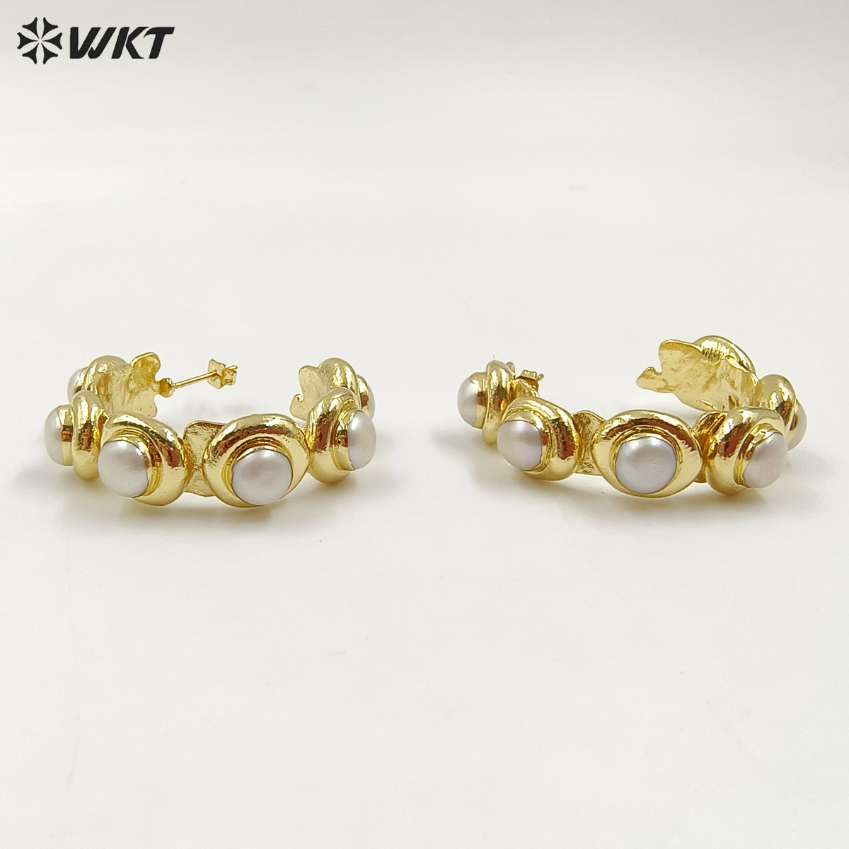 WT-MPE054 Amazing Gorgeous Gold Electroplated Assemble Natural Freshwater Pearl Hoop Earrings Studs for Women in C Shape Earring
