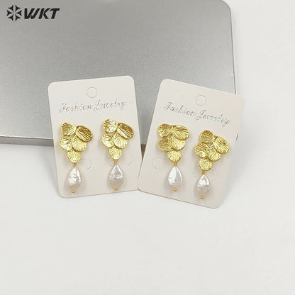 WT-MPE167 Exquisite Modern Style 18K Gold Electroplated Natural Freshwater Pearl Ladies Earrings For Everyday Elegant Jewelry