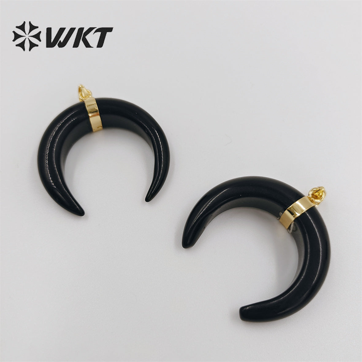 WT-P949 Newest Natural Black Obsidian Crescent Horn Moon Pendant Single Loop Gold Bezel Horn Stone Pendant