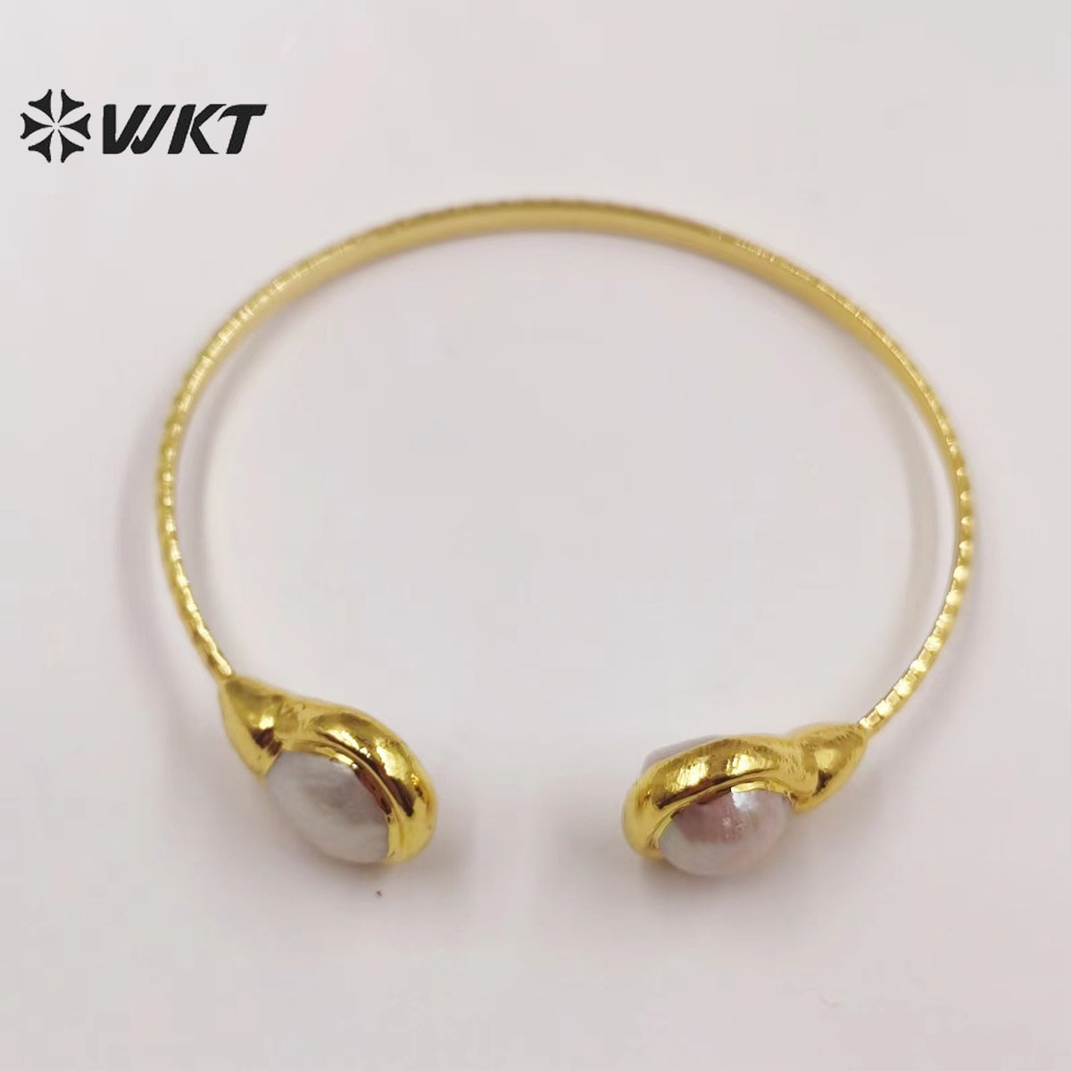 WT-MPB054 Fairness Pearl Yellow Brass 18k Gold Plated Bangles French Vintage Playful Adjustment Bangles Natural Pearl Bangles