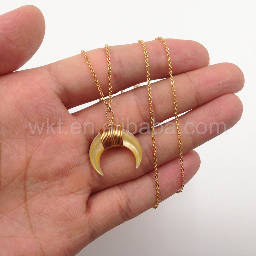 WT-N747 Wholesale Fashion Tiny Charm Shell Crescent Horn Necklace Wirewrapped Half Moon Crescent Necklace