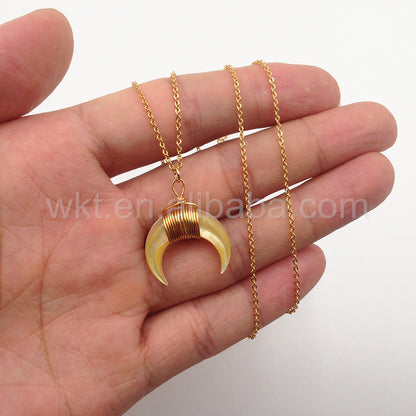 WT-N747 Wholesale Fashion Tiny Charm Shell Crescent Horn Necklace Wirewrapped Half Moon Crescent Necklace