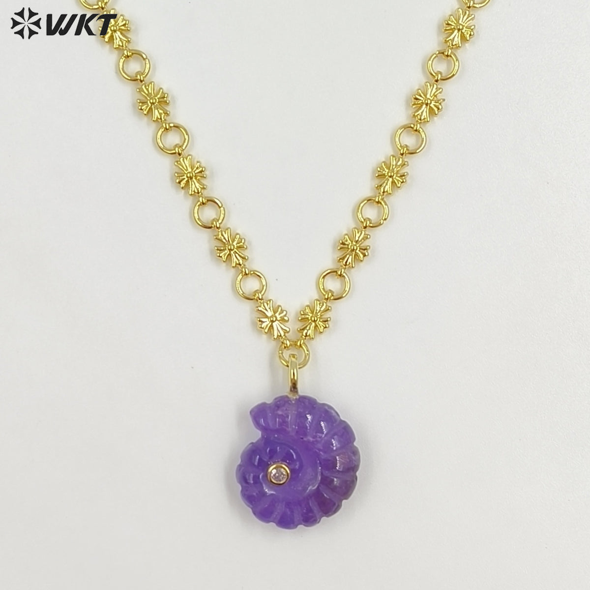 WT-N1507 Fashion Lovely Gold Plated Zircon And Natural Gemstones Carved Trumpet Pendant Necklaces As Women Birthday Gift Jewelry
