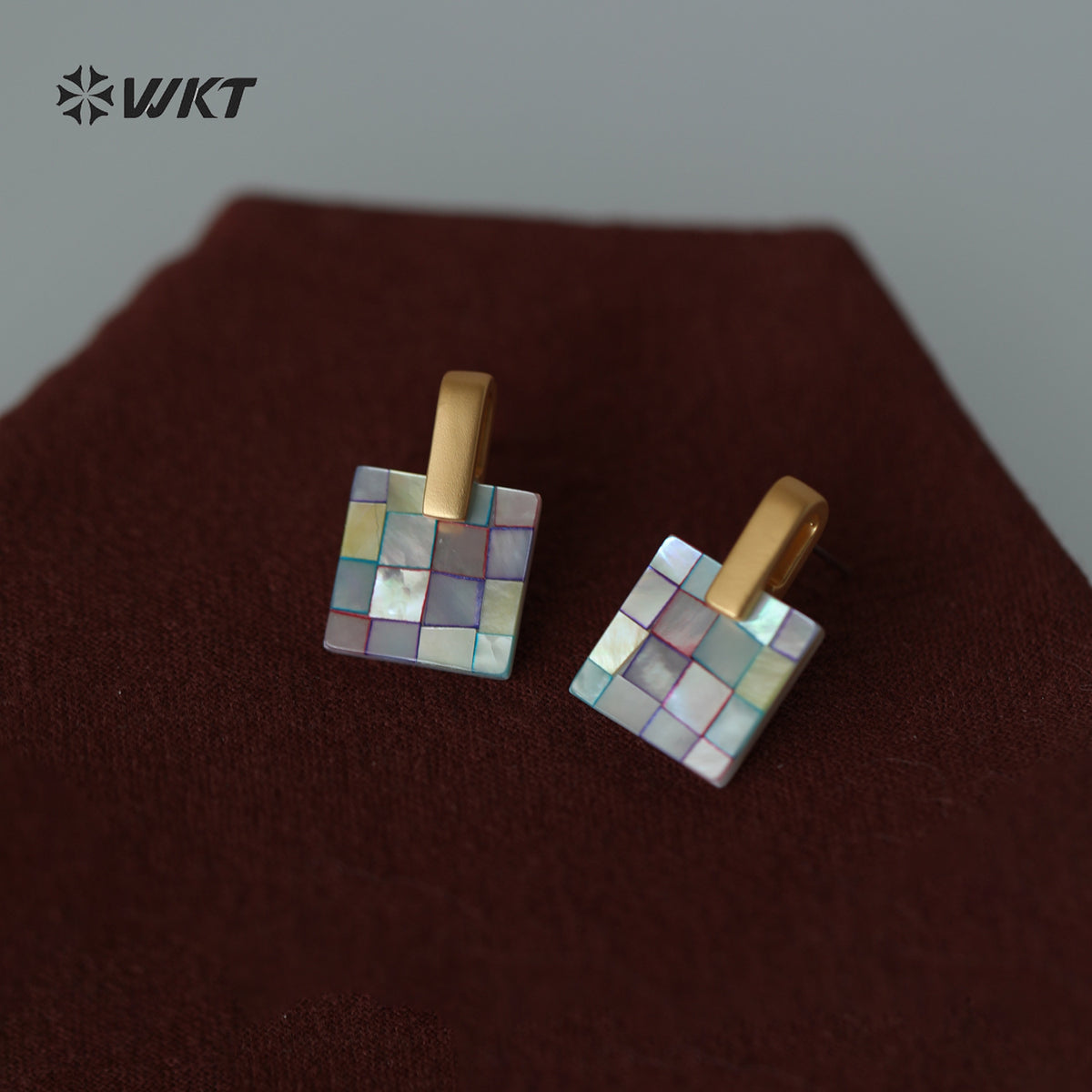 WT-MPE185 Exquisite Simple White And Colorful Splicing Square Mabe Shell Gold Earrings For Female Friends Jewelry Gift